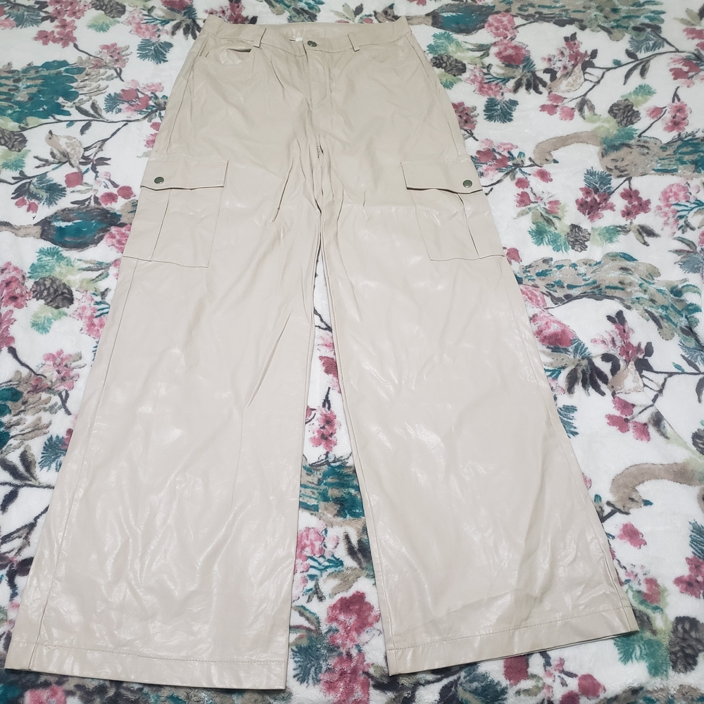 Entro Faux Leather Wide Leg Cargo Pants Beige Cream Size M - Picture 2 of 12